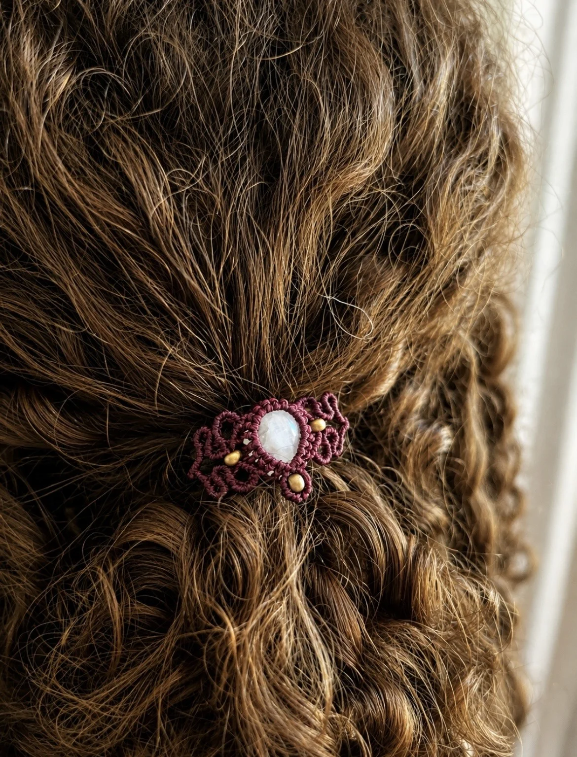 bijou pierre de lune pour cheveux