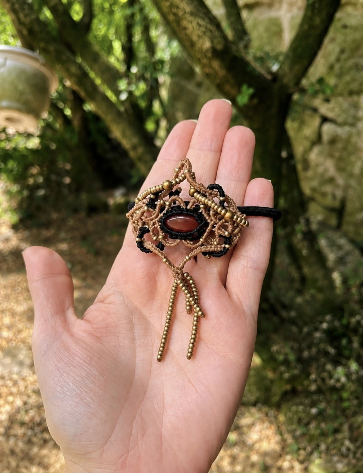 bijou de cheveux micro macramé et pierre naturelle